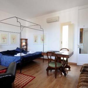 charming Studio apartment in front of the Arno river