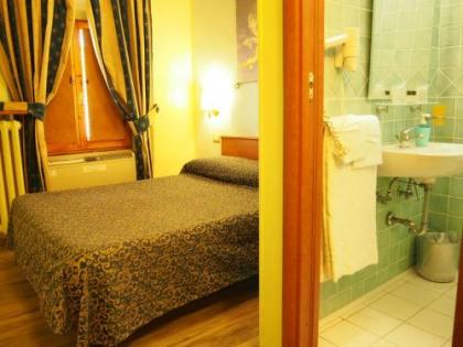 Hotel Santa Croce - image 7