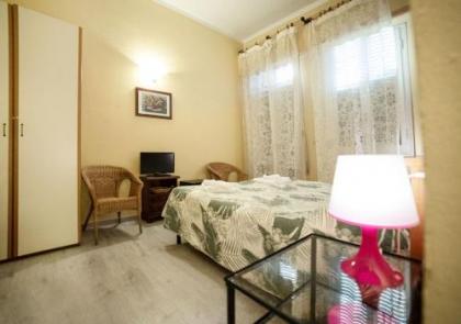 Argentiere Room Apartments - image 6