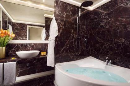 Ponte Vecchio Suites & Spa - image 12