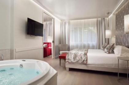 Ponte Vecchio Suites & Spa - image 6