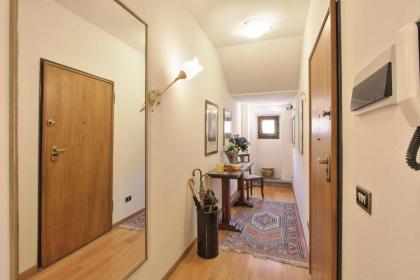 Florence old town apartment - image 16