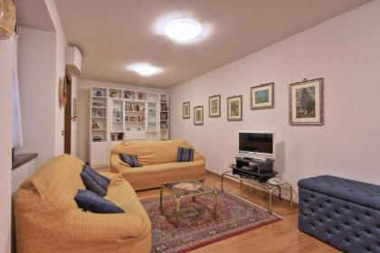 Florence old town apartment - image 17