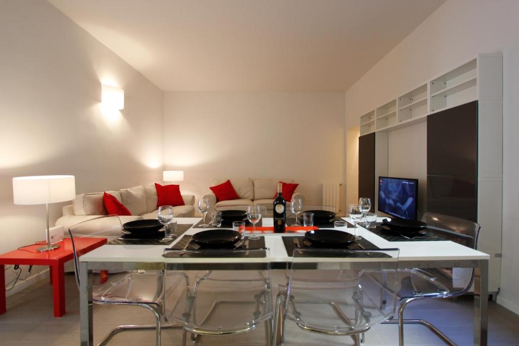 Sant'Ambrogio Apartment - image 5