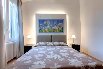 Mamo Florence - San Zanobi Apartments - image 19