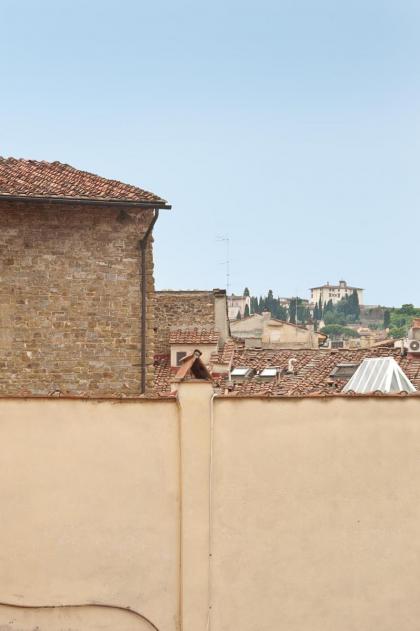 Anguillara in the Heart of Florence - image 8