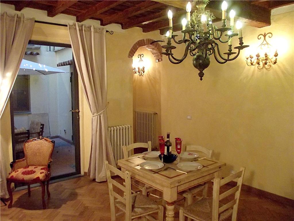 Guelfa Patio Apartment - image 4