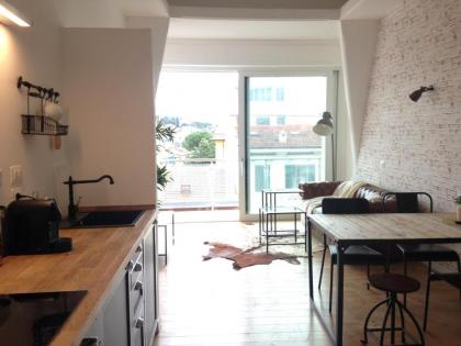 Industia Loft Apartment - image 2