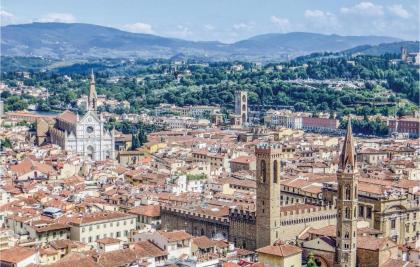 Two-Bedroom Apartment in Firenze - image 6