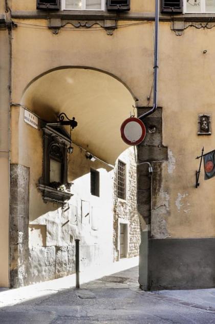 Riverside Apartment in Florence - image 1