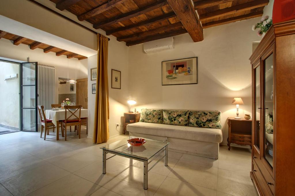 Il Tulipano Apartment With Patio - image 6