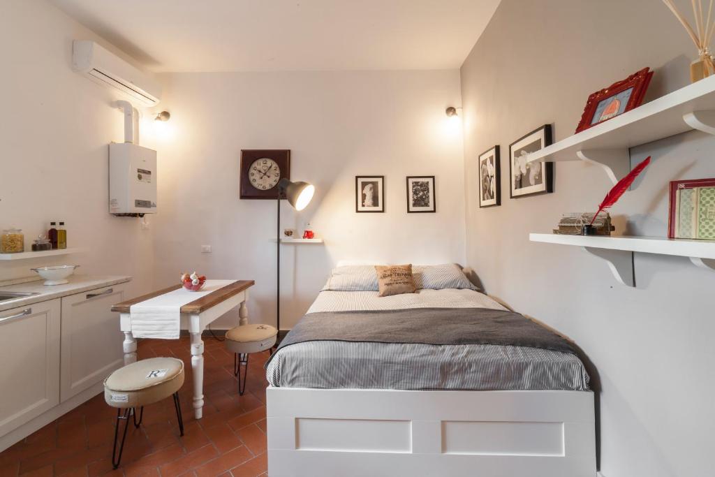 Central Pitti Studio Flat - image 6