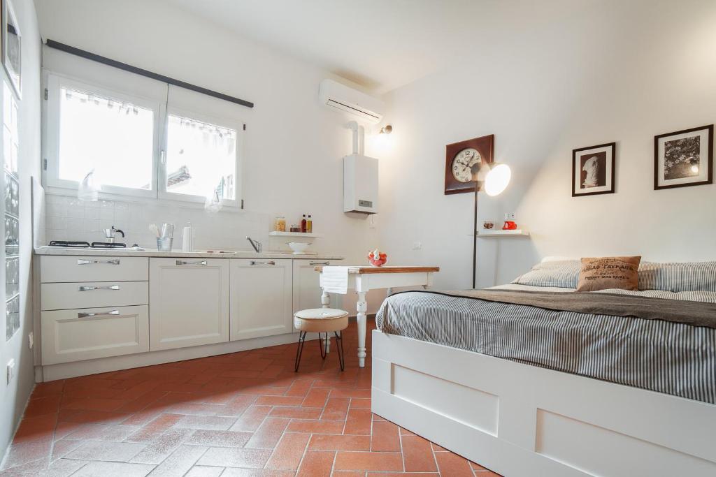 Central Pitti Studio Flat - image 7