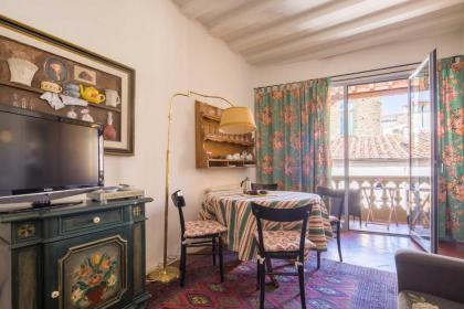 Typical Florentine Apartment - image 16