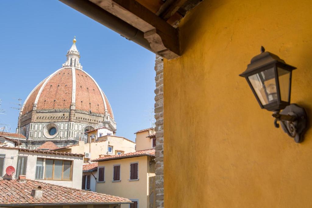 Typical Florentine Apartment - image 3