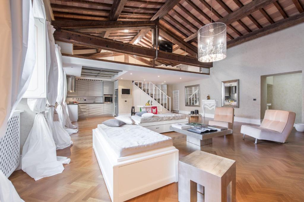 Duomo Luxury Loft - image 5