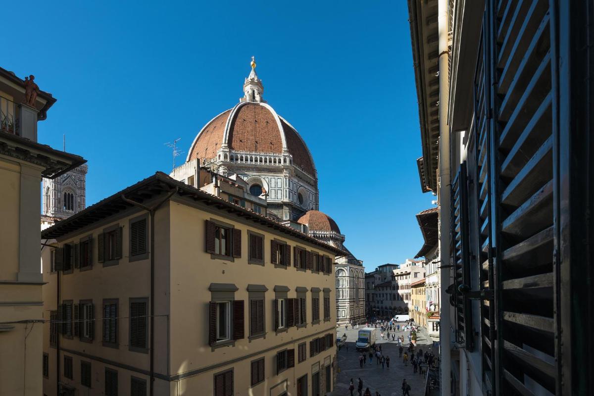 Apartments Florence - In Duomo - main image