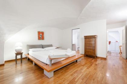 Pontevecchio Luxury Suite AMAZING LOCATION - hosted by Sweetstay - image 1