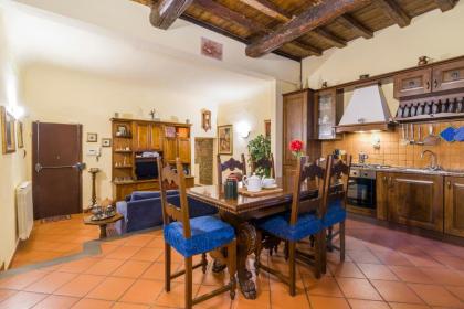 Florence Ariento Romantic Apartment - image 10