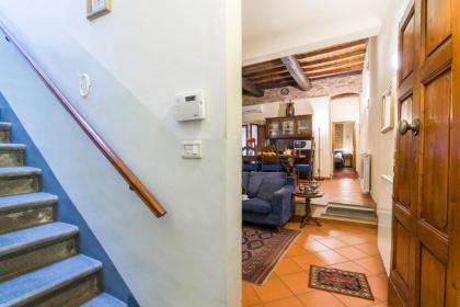 Florence Ariento Romantic Apartment - image 13