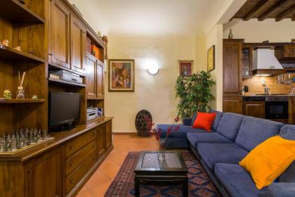 Florence Ariento Romantic Apartment - image 7