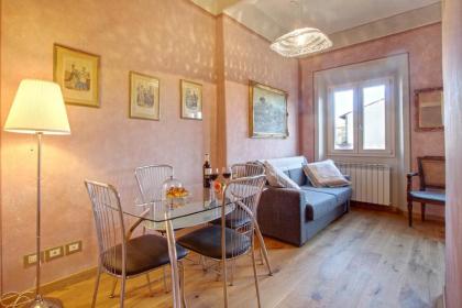 Romantic apartment in the heart of Florence - image 11