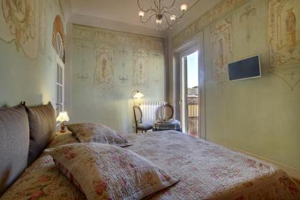 Romantic apartment in the heart of Florence - image 12