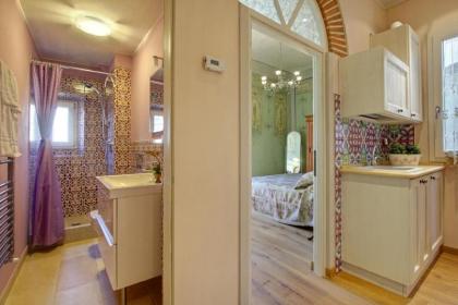 Romantic apartment in the heart of Florence - image 17