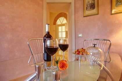 Romantic apartment in the heart of Florence - image 18