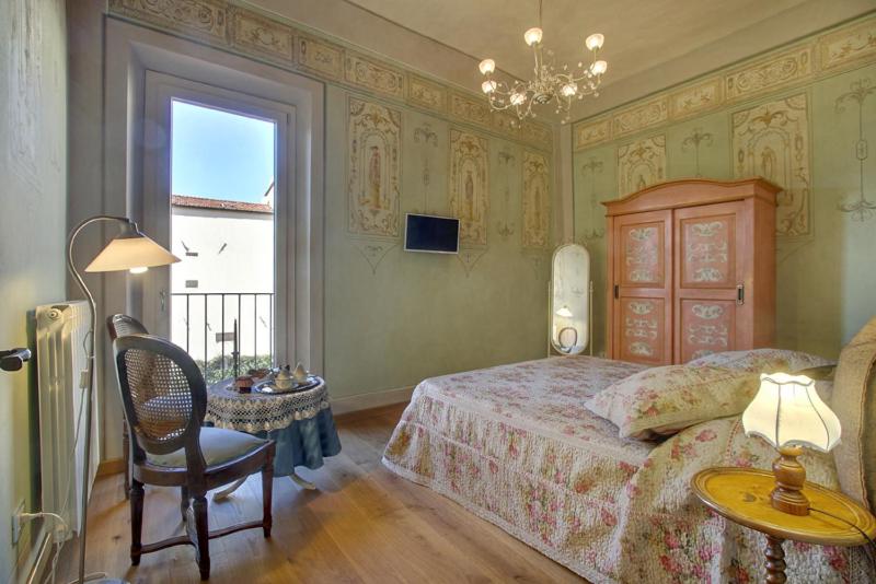 Romantic apartment in the heart of Florence - image 3