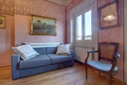 Romantic apartment in the heart of Florence - image 4