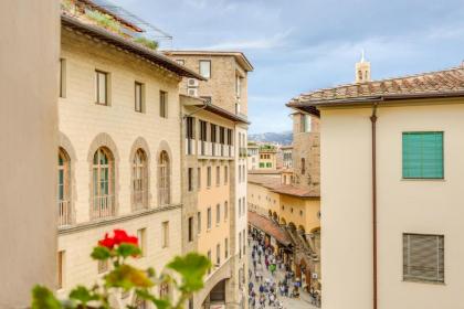 Piazza Santa Felicita - image 16