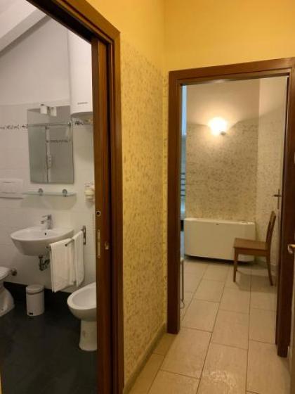 1 bedroom flat for 4 persons - image 19