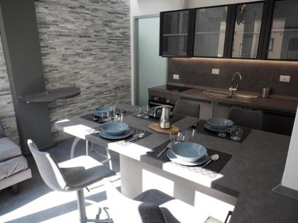 Pitti Apartment - image 15