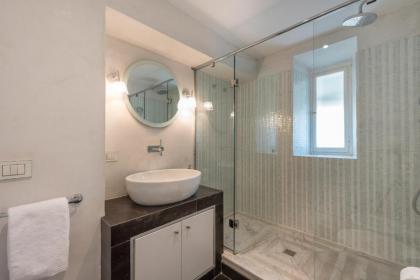 CHARMING 2BED APARTMENT overlooking DUOMO - hosted by Sweetstay - image 11