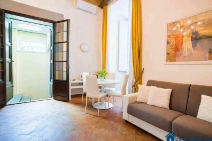 Rossini Apartment With private Entrance Florence