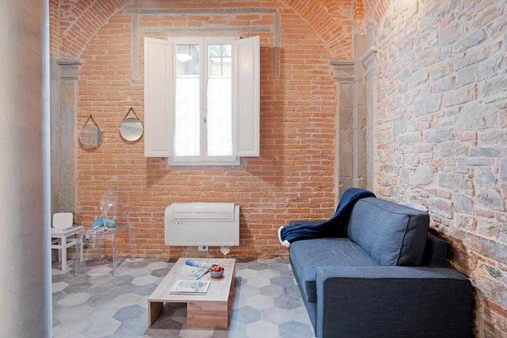 Florence Oltrarno Duplex Apartment - image 6