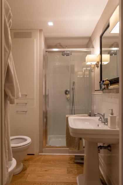 Santa Croce Luxury 2 Bedroom - image 15