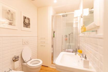 Santa Croce Luxury 2 Bedroom - image 16