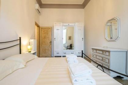 Santa Maria Novella 4 bedrooms - image 8