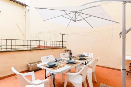 Piazza Alberti Apartment with Terrace - image 3