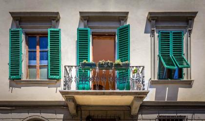 Classic Tuscany Apartments - image 1