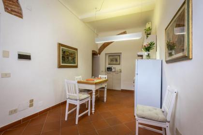 Classic Tuscany Apartments - image 15