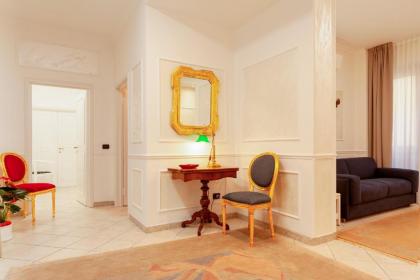 Ponte Vecchio Luxury Penthouse - image 7