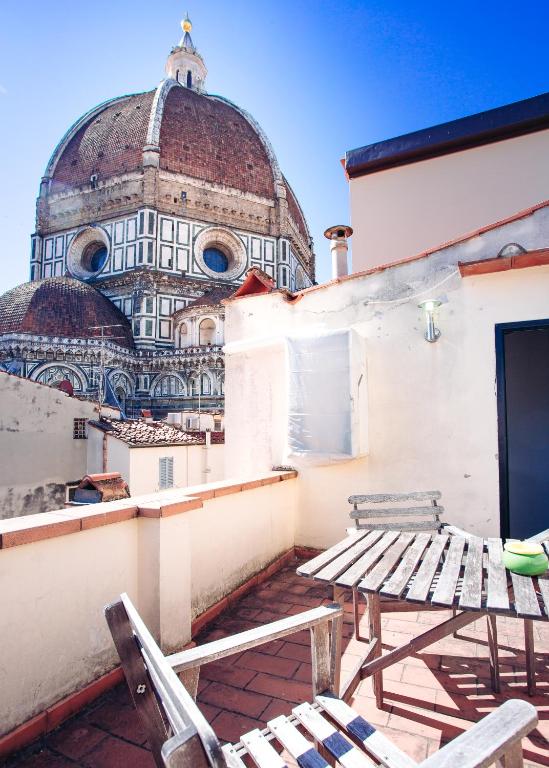 Arcieri's Home with Duomo View - Fancy Apartments - image 5