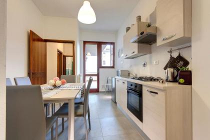 Mamo Florence - Lungarno Apartment - image 15