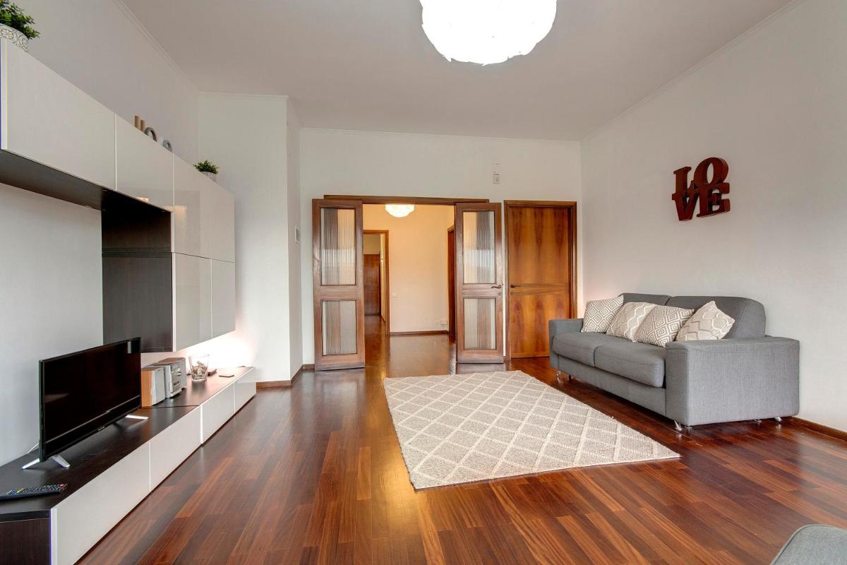 Mamo Florence - Lungarno Apartment - image 2