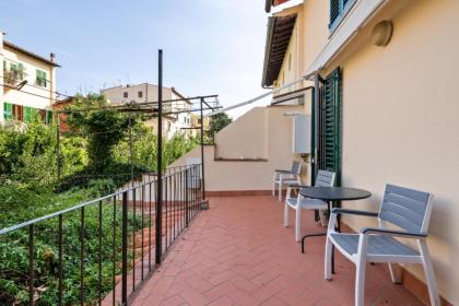 Santa Reparata Apartment with Patio and Terrace - image 2