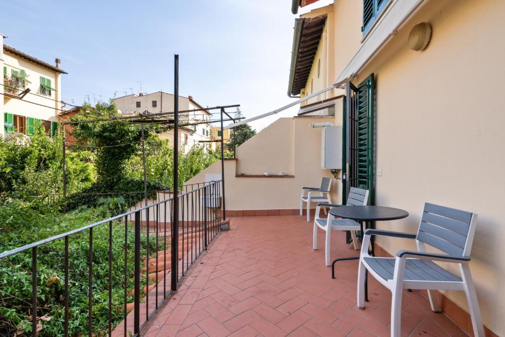 Santa Reparata Apartment with Patio and Terrace - image 2