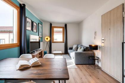 Santa Croce Flat - Modern Apartment - image 1